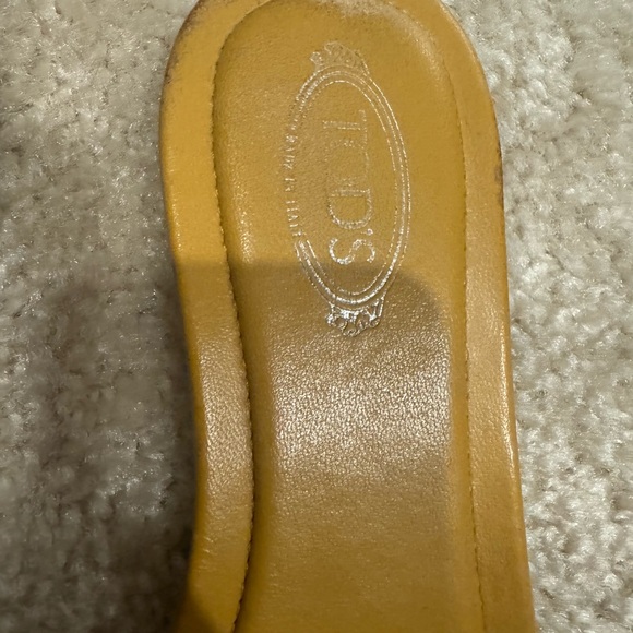 Tod’s Yellow Calf leather mules with double T embroidered - Picture 7 of 9